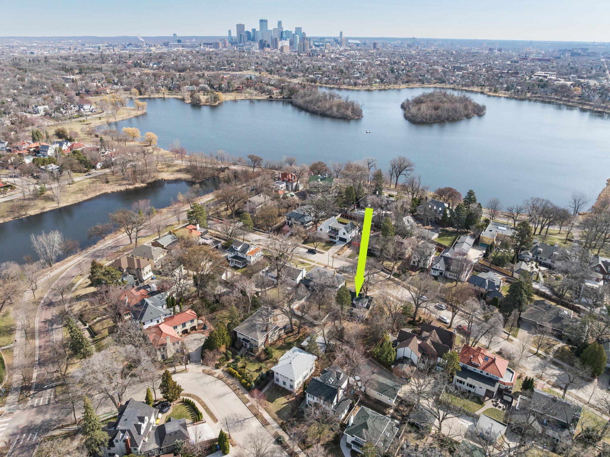 2740 Thomas Avenue S