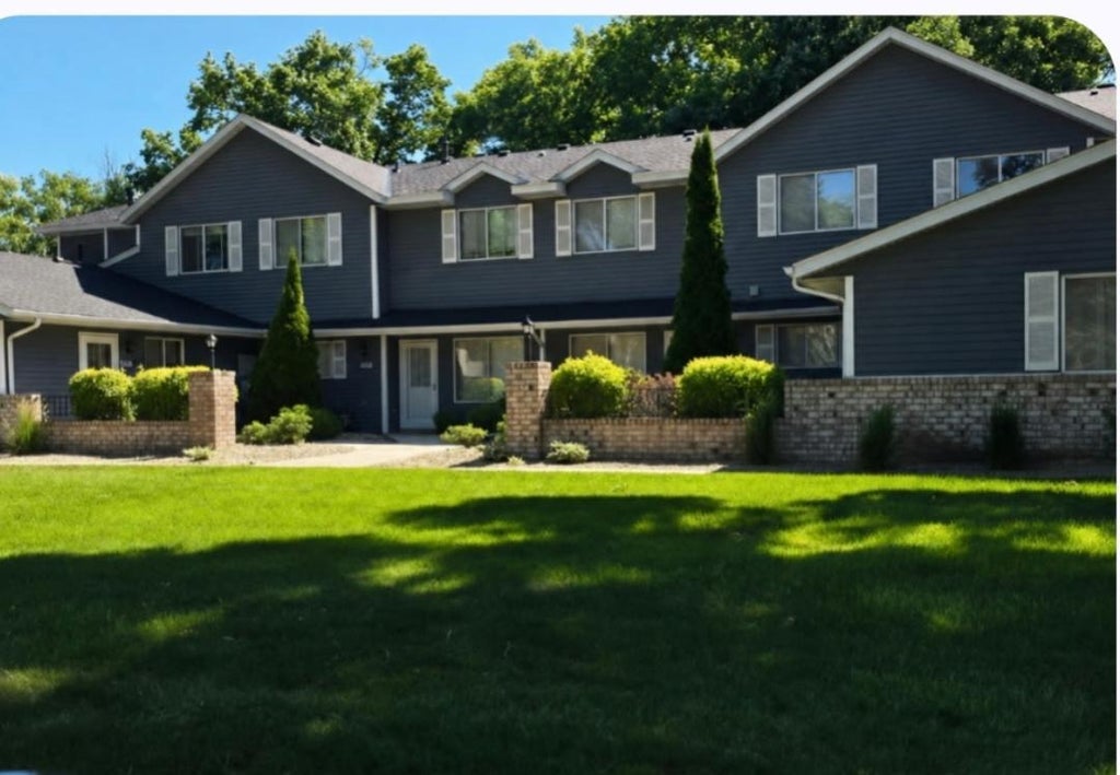Photo of 5942 Fernwood Street #5942, Shoreview, MN 55126 (MLS # 7147111)