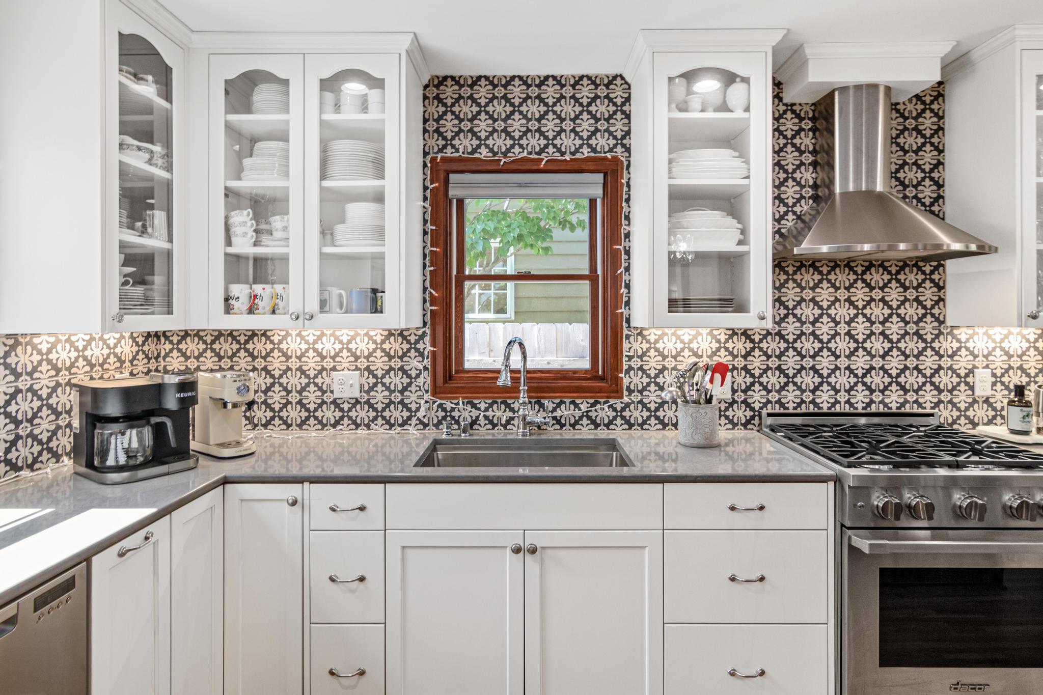 1856 Highland Parkway