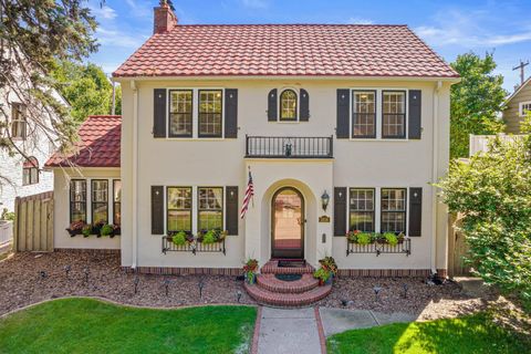 1856 Highland Parkway Saint Paul MN 55116