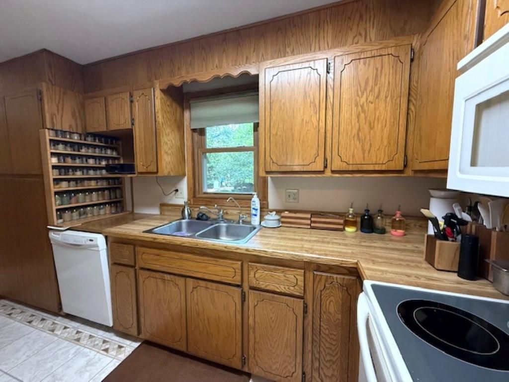 Photo of 2108 Irvine Place, Alexandria, MN 56308 (MLS # 7046641)