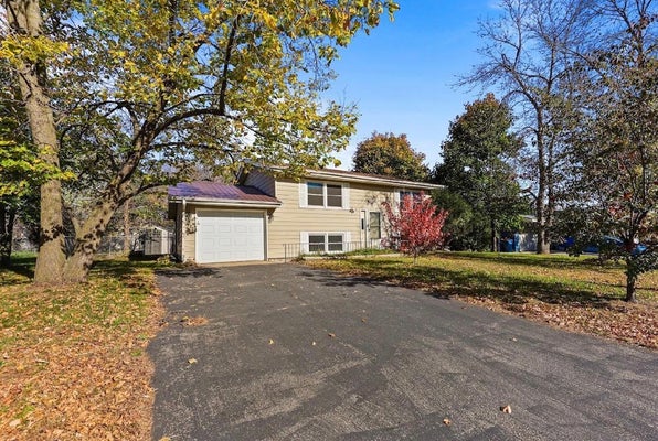 415 W ASH ST, SAINT JOSEPH, MN 56374 - Image e995648b96648e83ff4c148188ef77d0/781829197