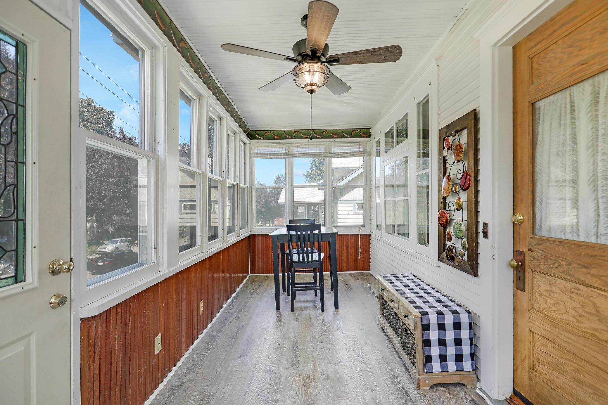 242 Baker Street W