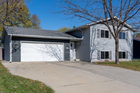 Photo of 915 8th Avenue NW, Hutchinson, MN 55350 (MLS # 7163401)