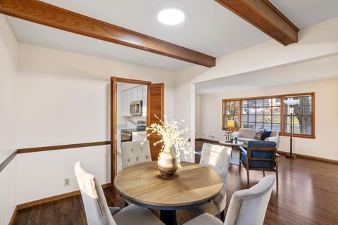 101 Heritage Circle N Burnsville MN 55337