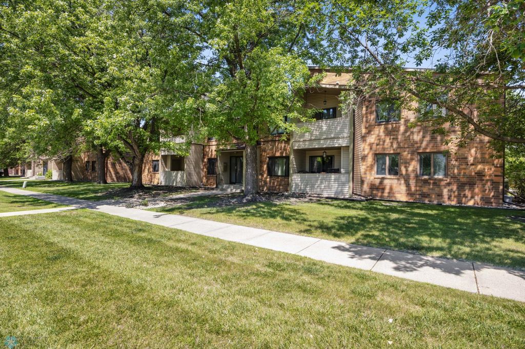 Photo of 3237 17th Avenue S #101, Fargo, ND 58103 (MLS # 6752440)
