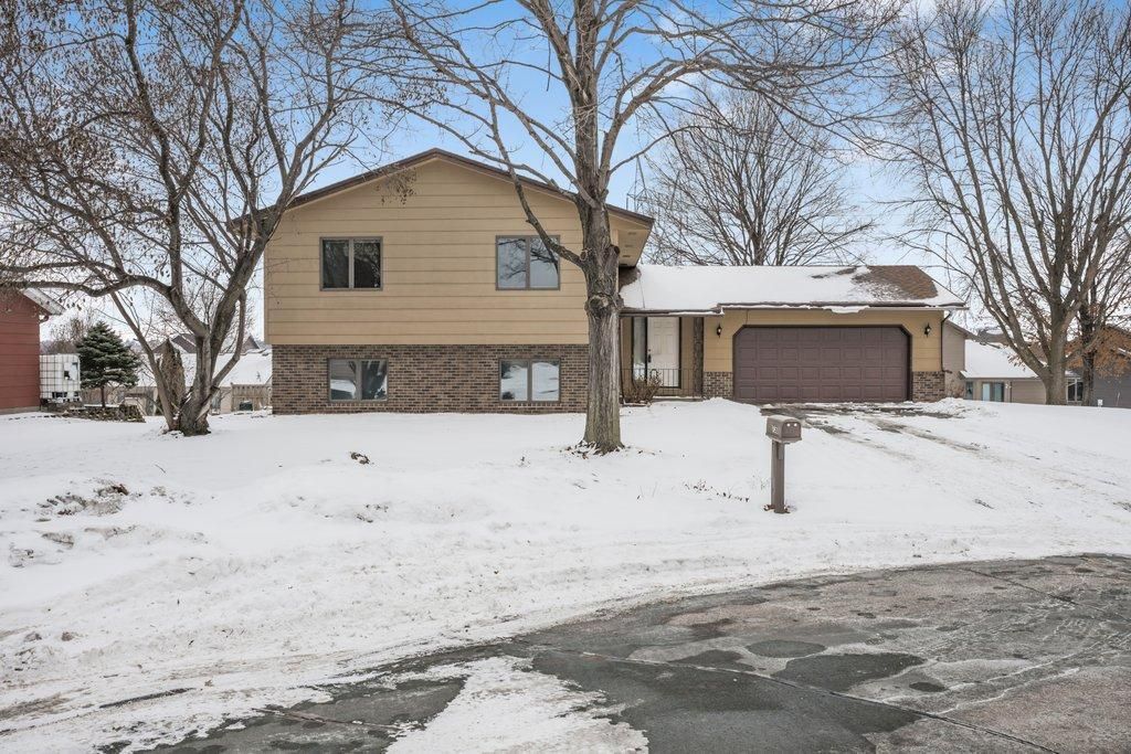 Photo of 730 Menke Circle, Shakopee, MN 55379 (MLS # 7017225)