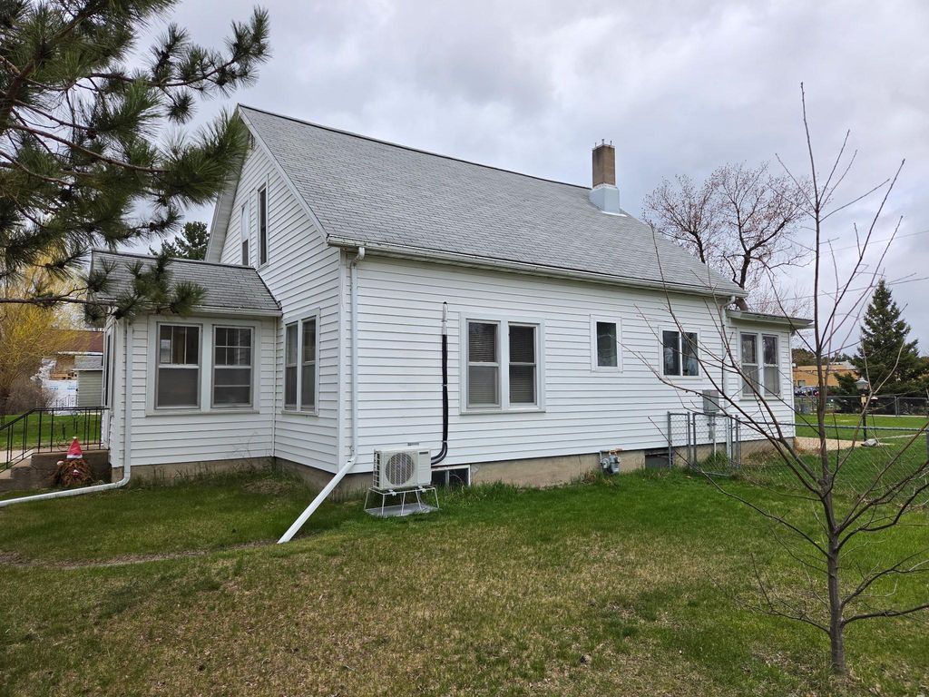 Photo of 516 4th Street SE, Deer River, MN 56636 (MLS # 7072727)