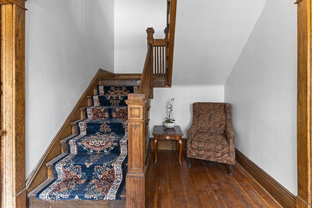 Photo of 2717 Pleasant Avenue #3, Minneapolis, MN 55408 (MLS # 7049211)