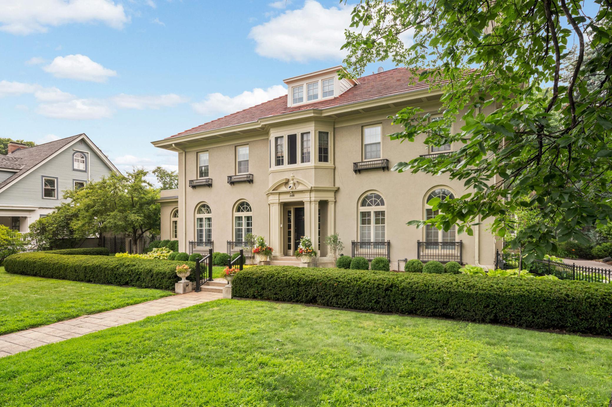 2400 Pillsbury Avenue S