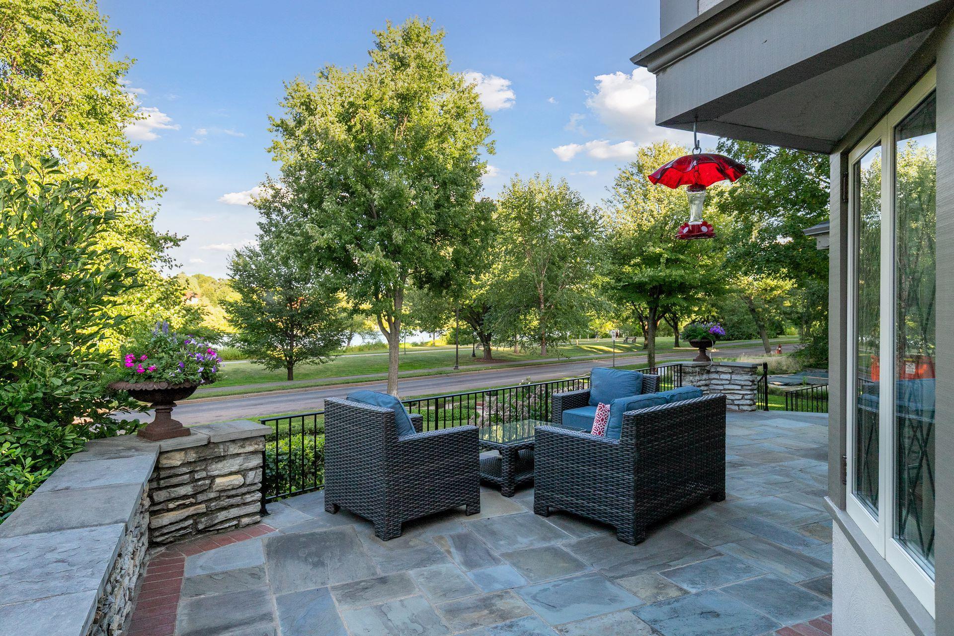 2116 W Lake Of The Isles Parkway