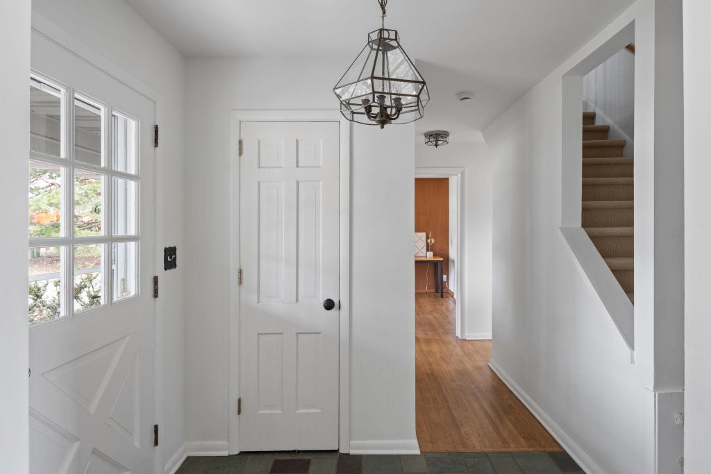 Photo of 355 Margaret Circle Cir, Wayzata, MN 55391 (MLS # 7158929)
