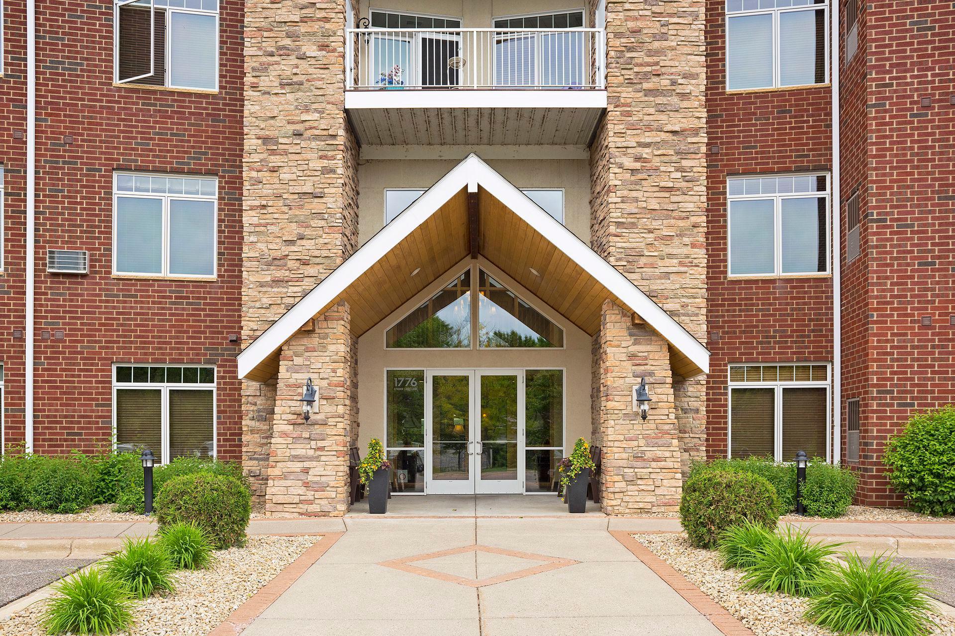 1776 Stieger Lake Lane 100