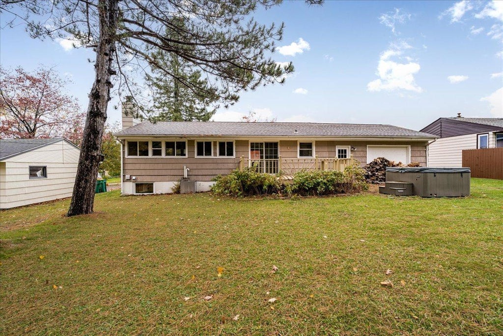 Photo of 905 N Ebony Avenue, Duluth, MN 55811 (MLS # 7159906)