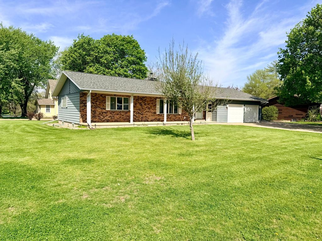 Photo of 615 Lake Avenue E, Fulda, MN 56131 (MLS # 7072432)