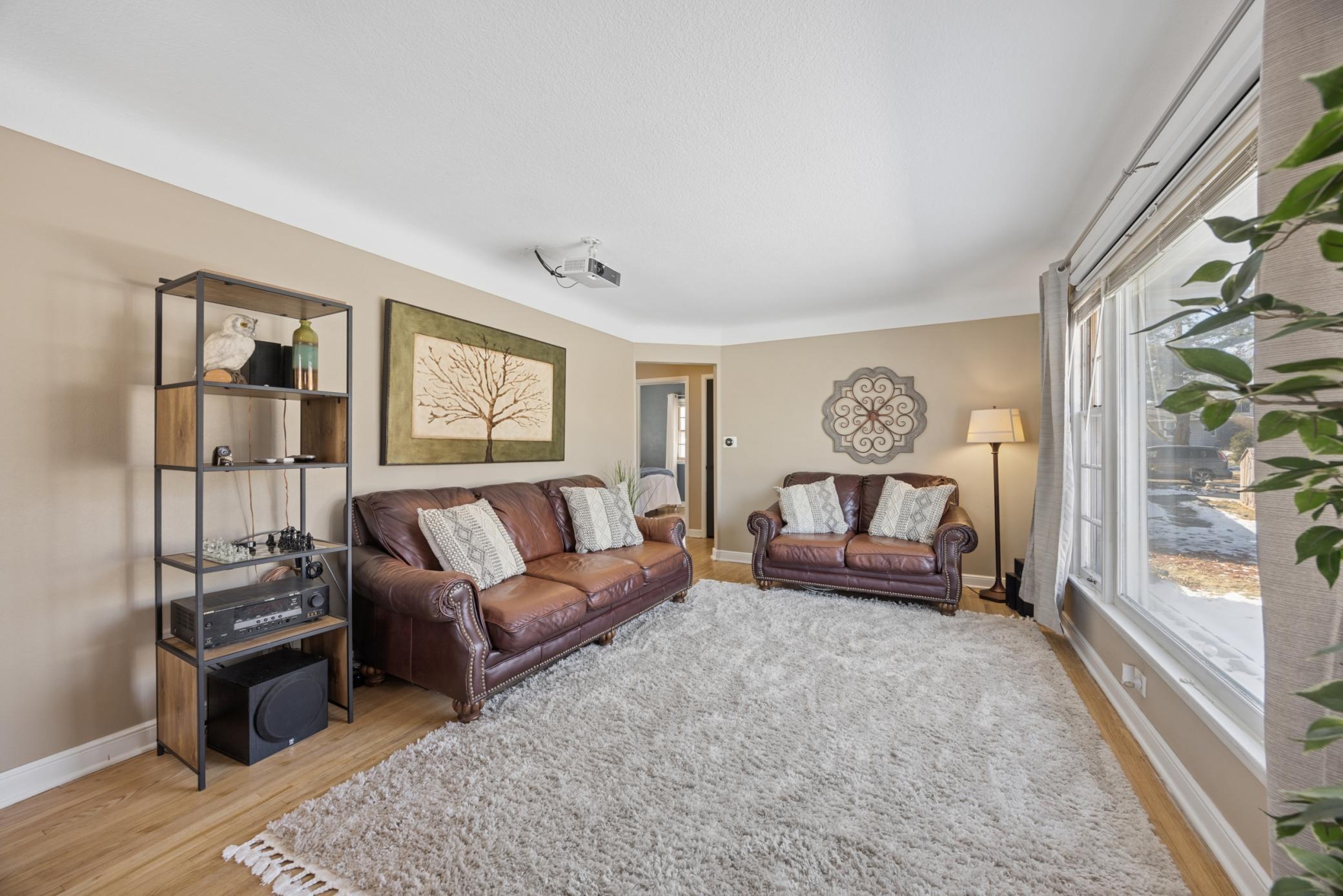 1206 Oakcrest Avenue