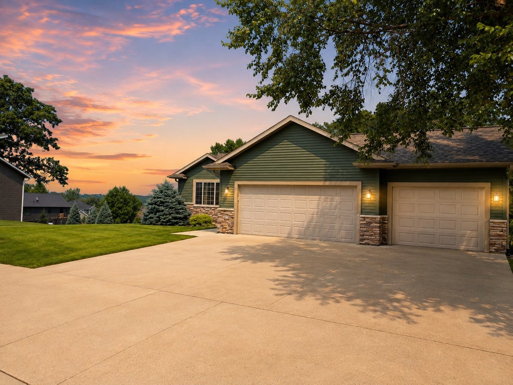 Photo of 2823 Dunlap Lane SE, Rochester, MN 55904 (MLS # 7126456)