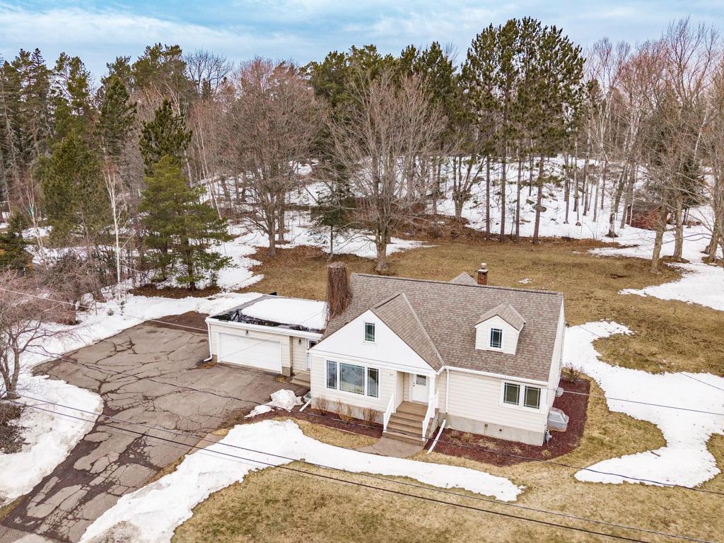 Photo of 845 W Arrowhead Road, Duluth, MN 55811 (MLS # 7045499)