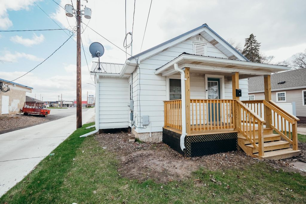 Photo of 16 12th Street NW, Rochester, MN 55901 (MLS # 7063355)