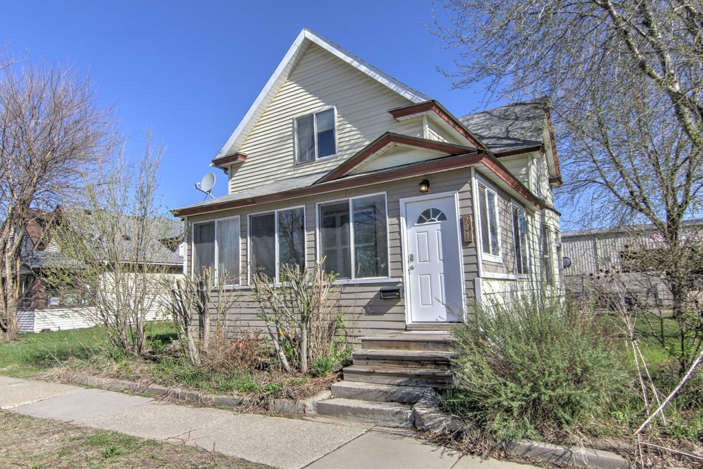 Photo of 741 Pierce Butler Route, Saint Paul, MN 55104 (MLS # 7018631)