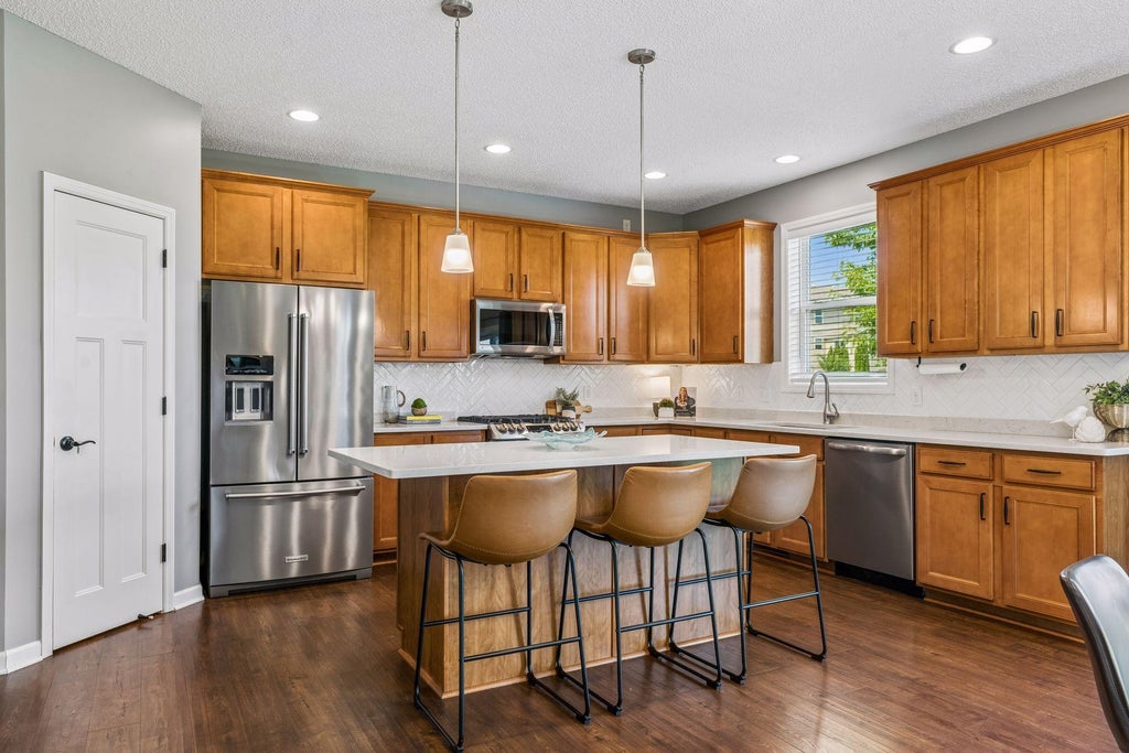 Photo of 13816 Savanna Drive, Rogers, MN 55374 (MLS # 7117162)