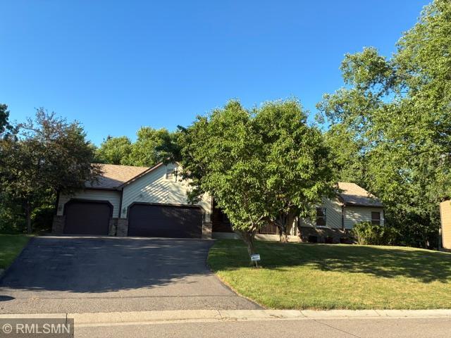 Photo of 900 Ferndale Street S, Maplewood, MN 55119 (MLS # 7135834)
