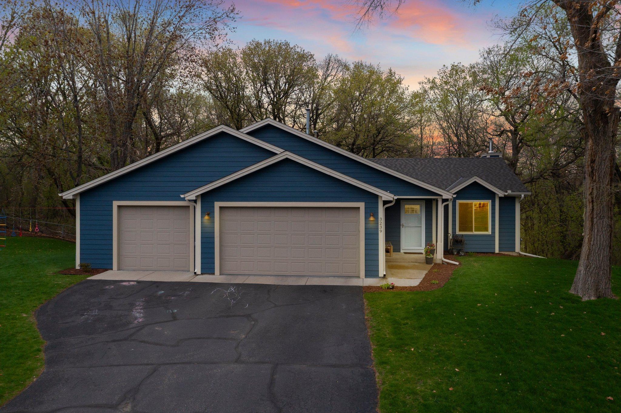 3239 Hillside Court