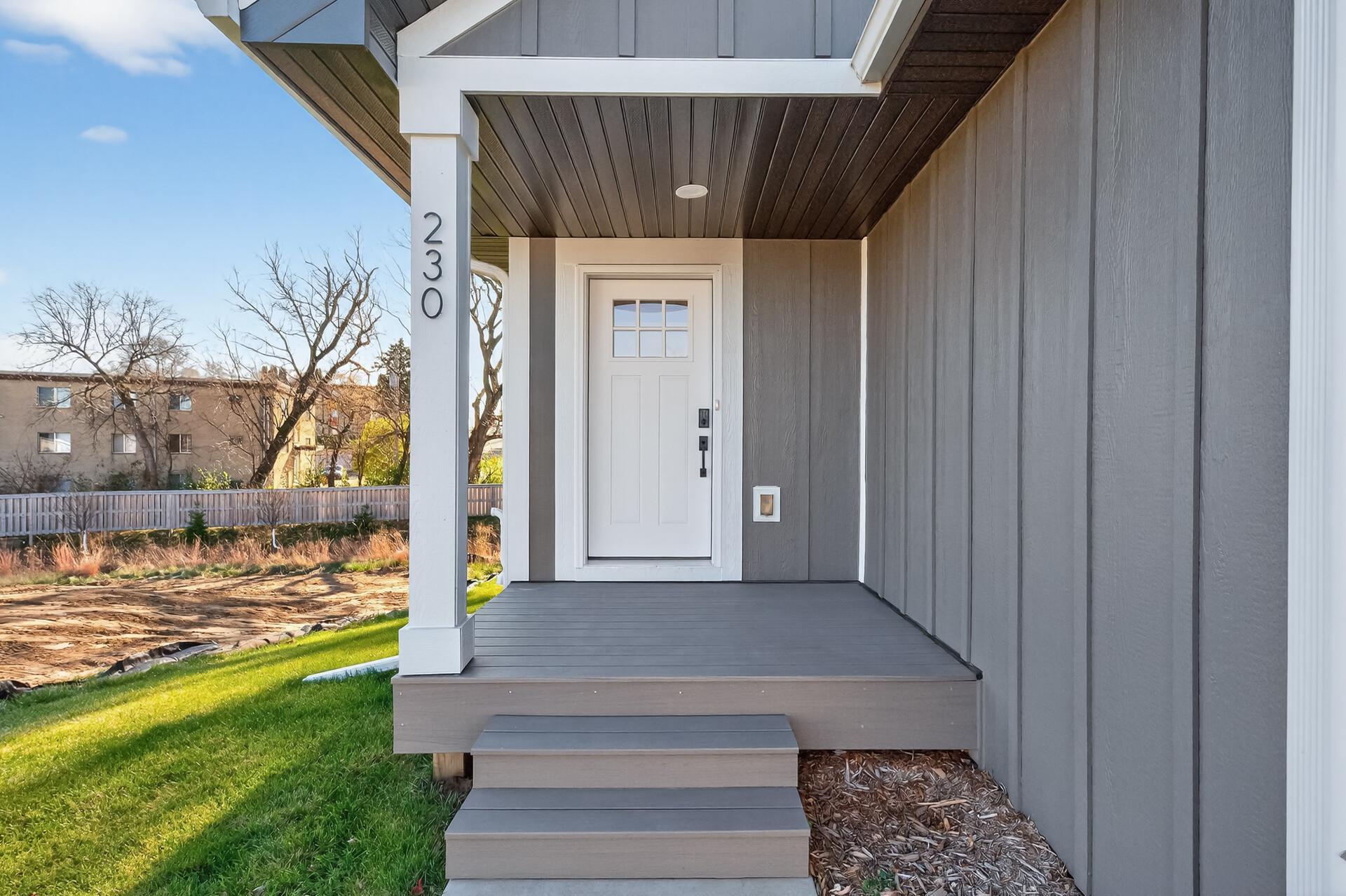 230 Mccarrons Place W