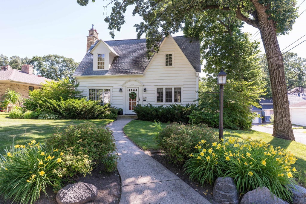 Photo of 208 N Broadway, Fergus Falls, MN 56537 (MLS # 7104974)