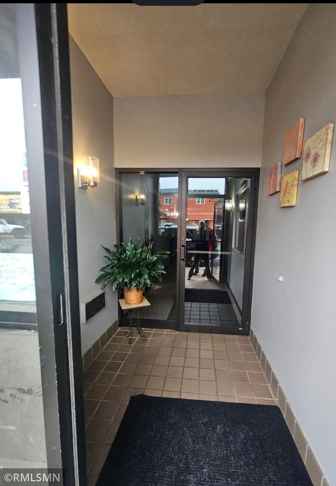 97 Main Street W