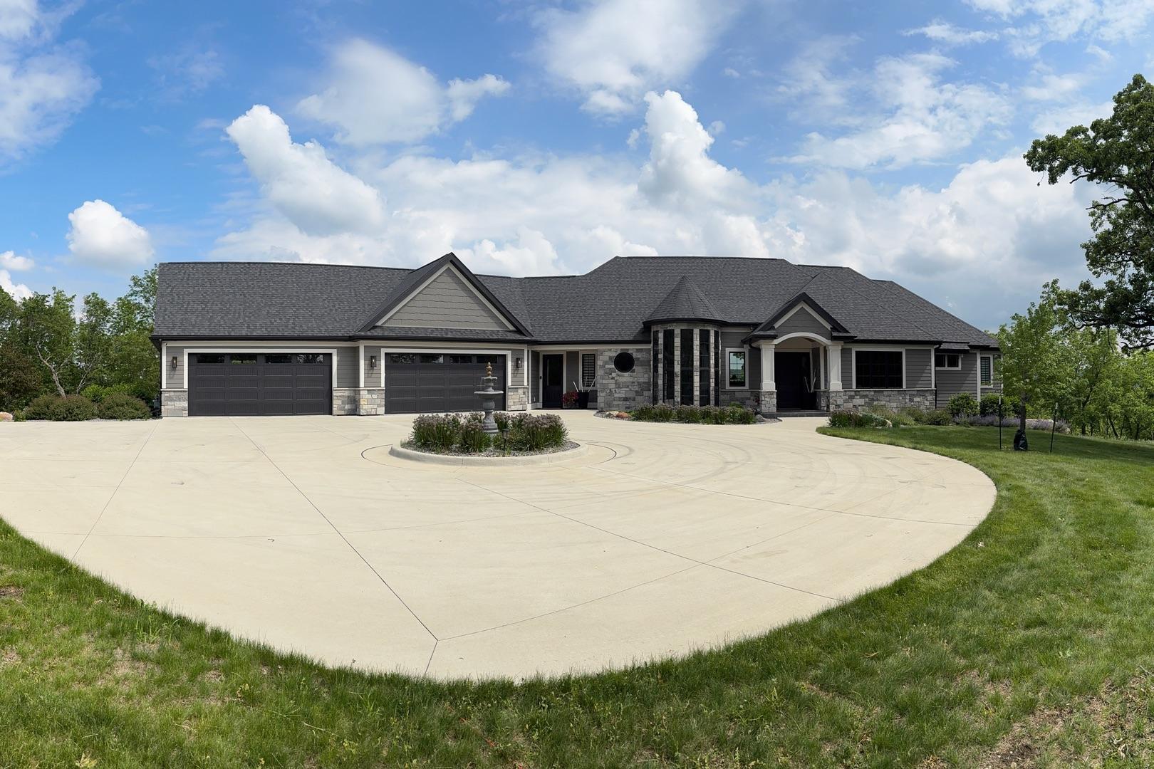 Rochester, Minnesota, 55902, United States, 4 Bedrooms Bedrooms, ,4 BathroomsBathrooms,Residential,Active,1853329