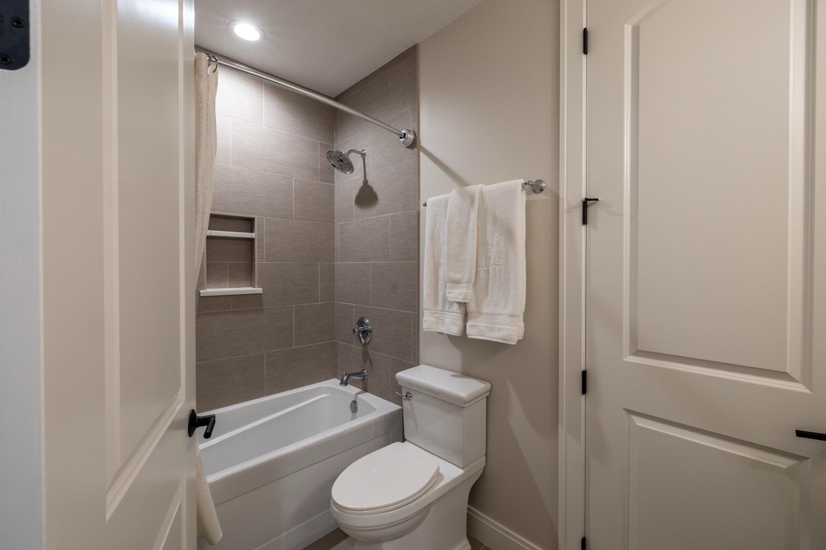 Rochester, Minnesota, 55902, United States, 4 Bedrooms Bedrooms, ,4 BathroomsBathrooms,Residential,Active,1853329