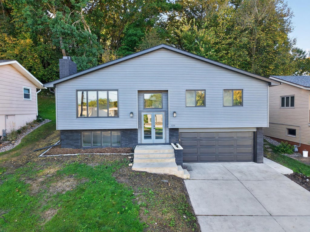 Photo of 528 19th Street NW, Rochester, MN 55901 (MLS # 7154521)