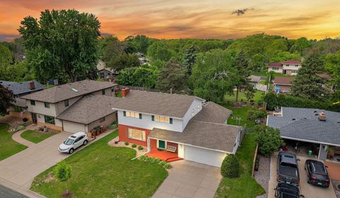 1296 Pinewood Drive Woodbury MN 55125
