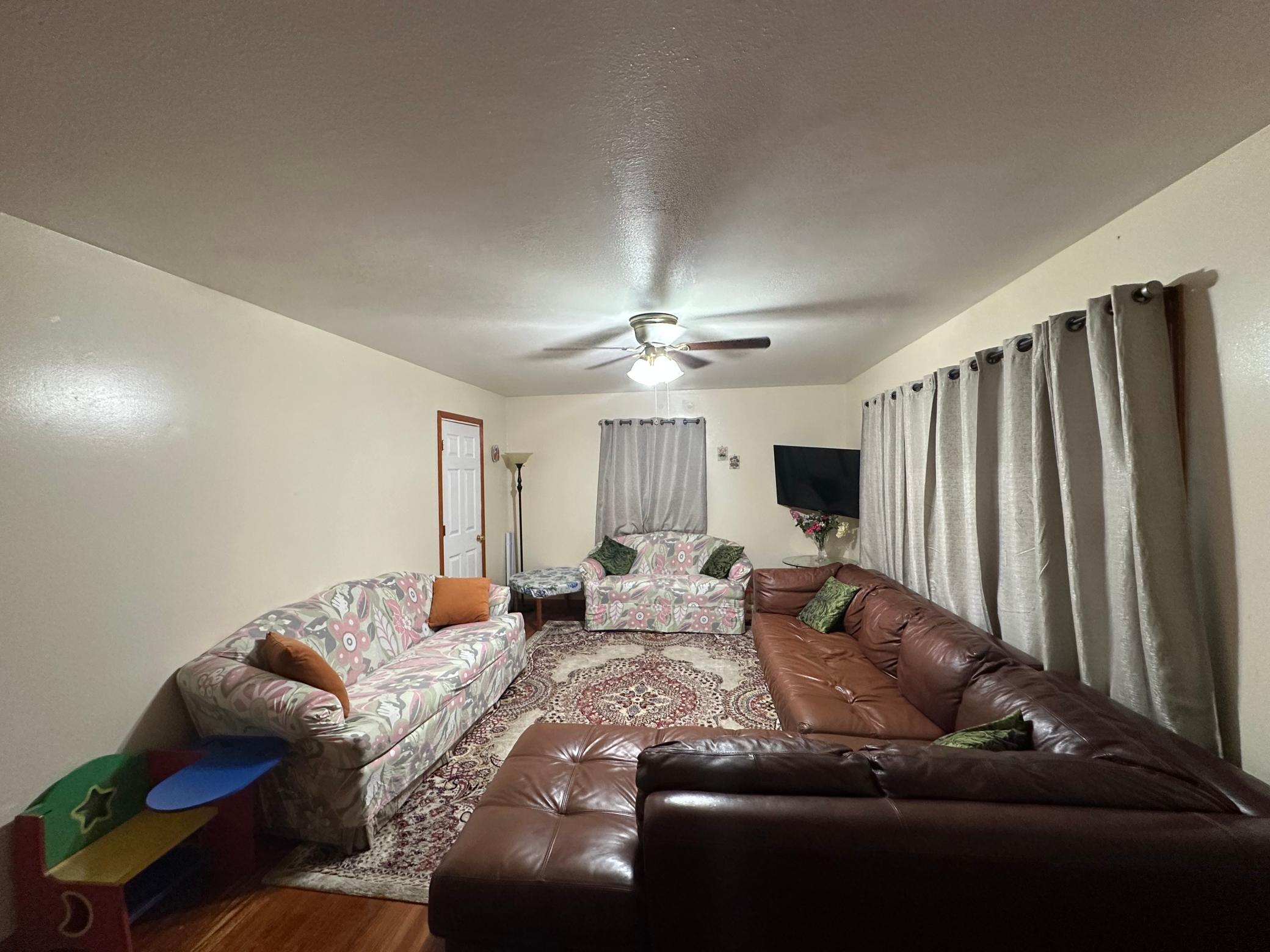 4039 Main Street NE