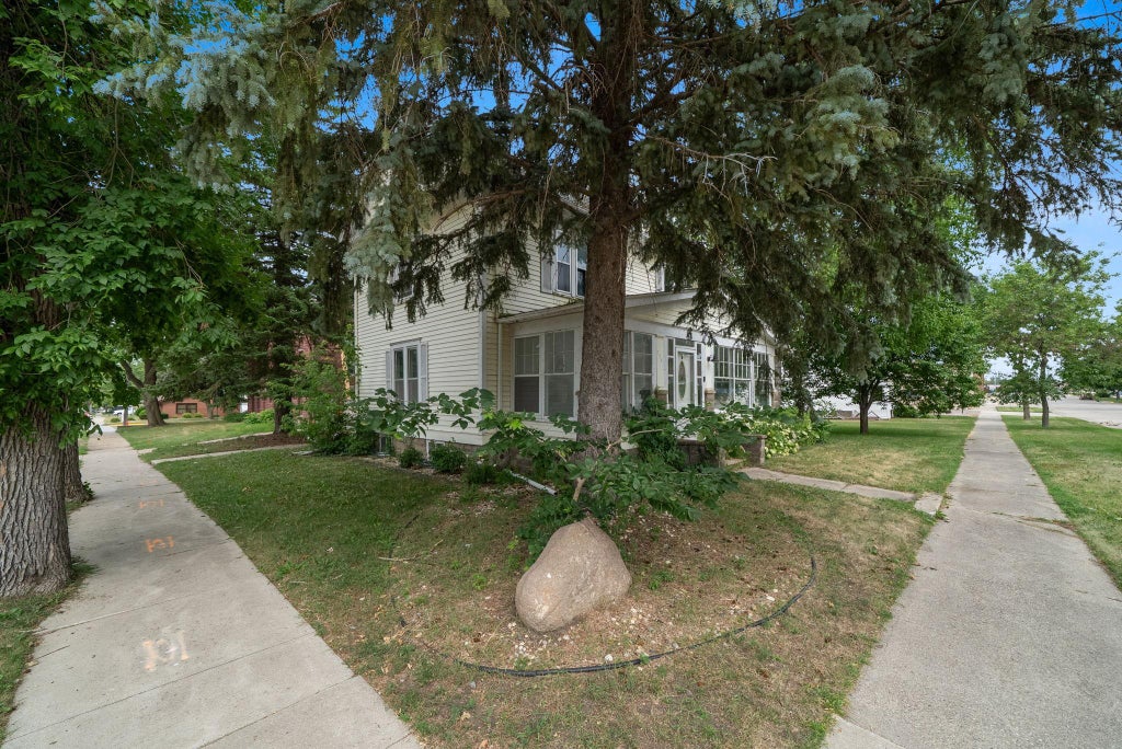 Photo of 224 2nd Avenue SE, Pipestone, MN 56164 (MLS # 7115606)