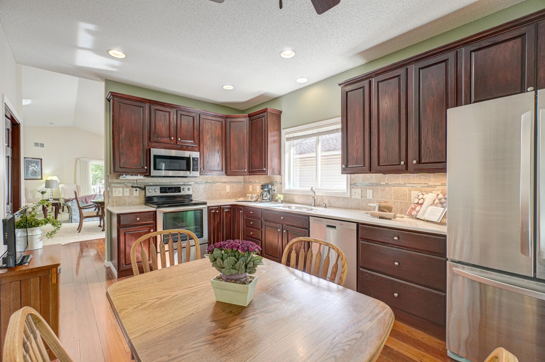 381 Bluebird Alcove