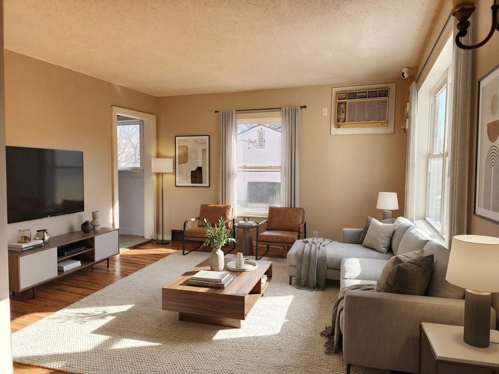 Photo of 1544 Duluth Street, Saint Paul, MN 55106 (MLS # 7031877)