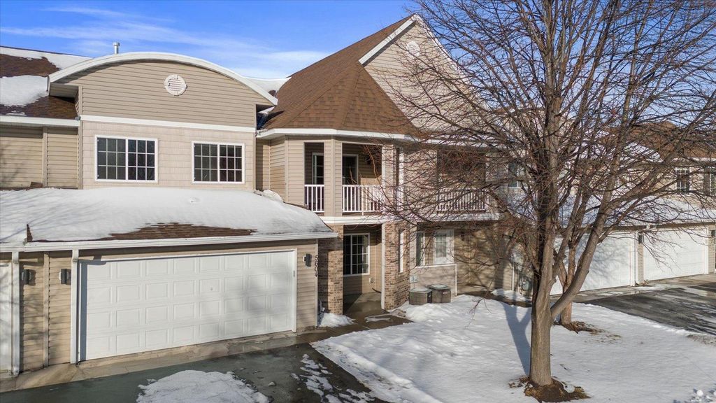 Photo of 5604 100th Lane N, Brooklyn Park, MN 55443 (MLS # 7001675)