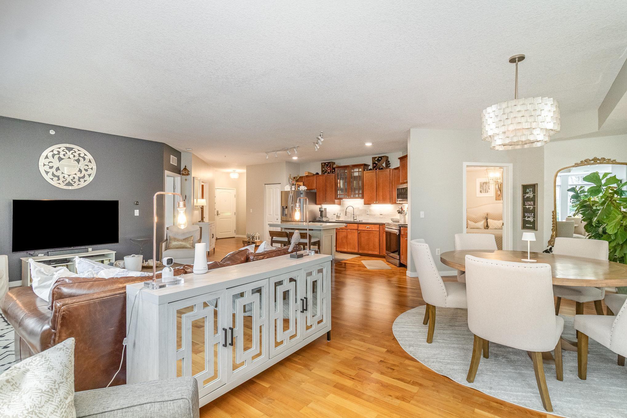 4132 Vernon Avenue S A101