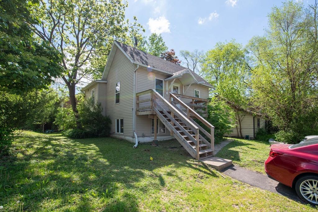 Photo of 2005 7th Avenue, Mankato, MN 56001 (MLS # 7078669)