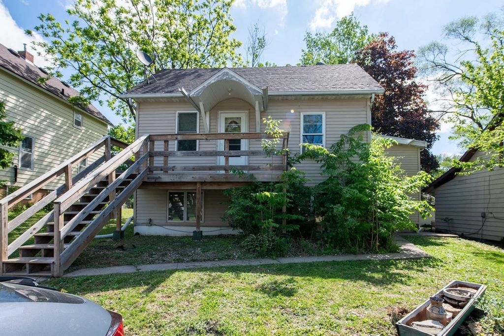 Photo of 2005 7th Avenue, Mankato, MN 56001 (MLS # 7078669)