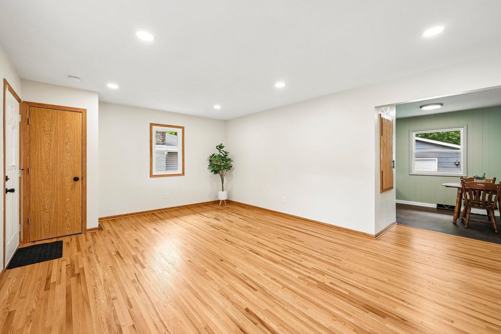 Photo of 1625 Flag Avenue N, Golden Valley, MN 55427 (MLS # 7114707)