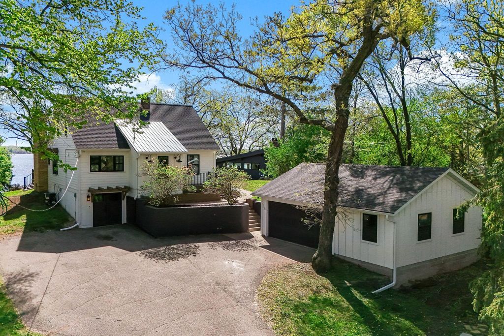 Photo of 1718 3rd Avenue NE, Buffalo, MN 55313 (MLS # 7076377)