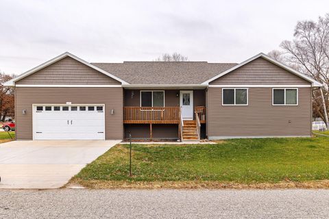 1609 Manor Drive NE Alexandria MN 56308