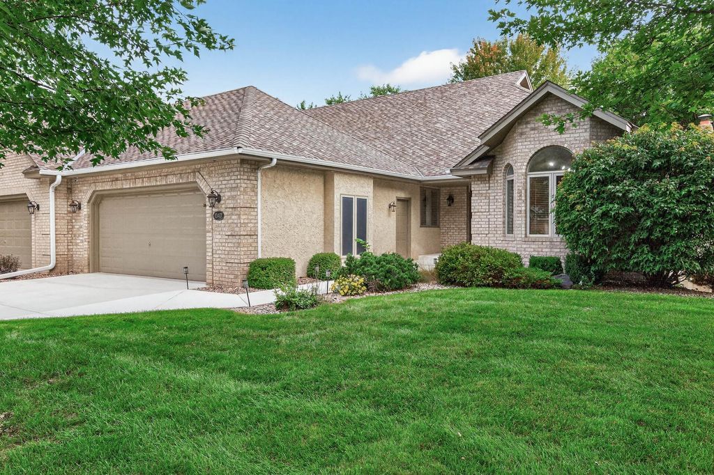 Photo of 10417 Fawns Way, Eden Prairie, MN 55347 (MLS # 7047857)