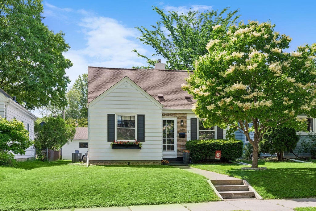 Photo of 3206 McKinley Street NE, Minneapolis, MN 55418 (MLS # 7093485)