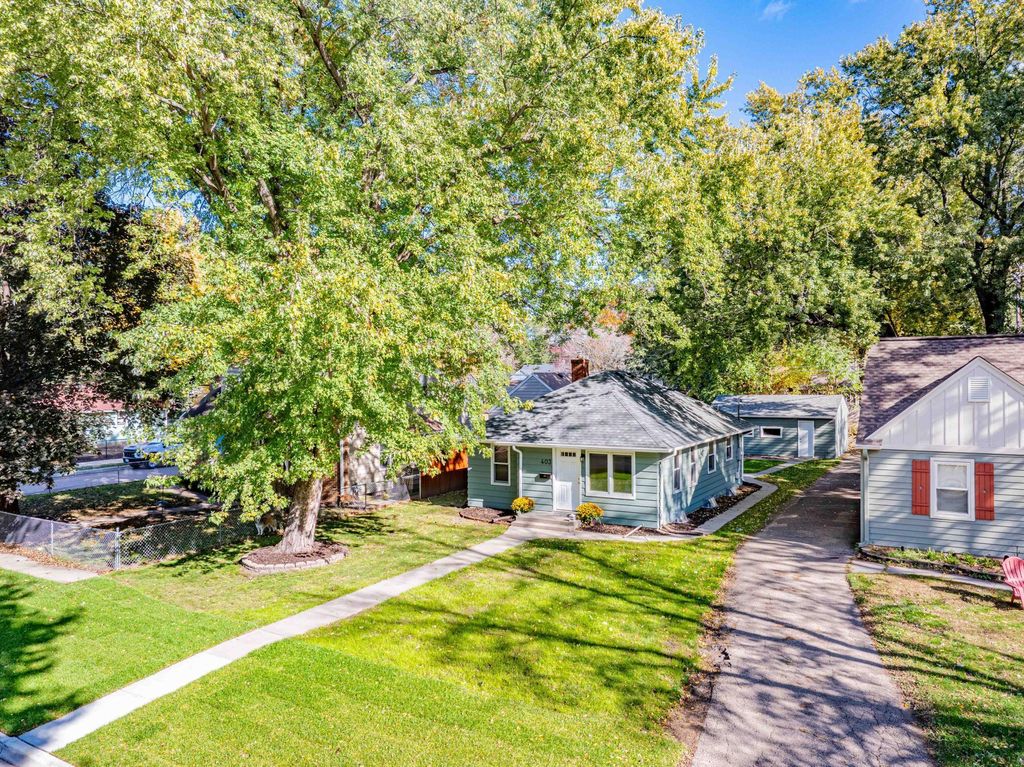Photo of 403 Madison Avenue S, Edina, MN 55343 (MLS # 6822517)