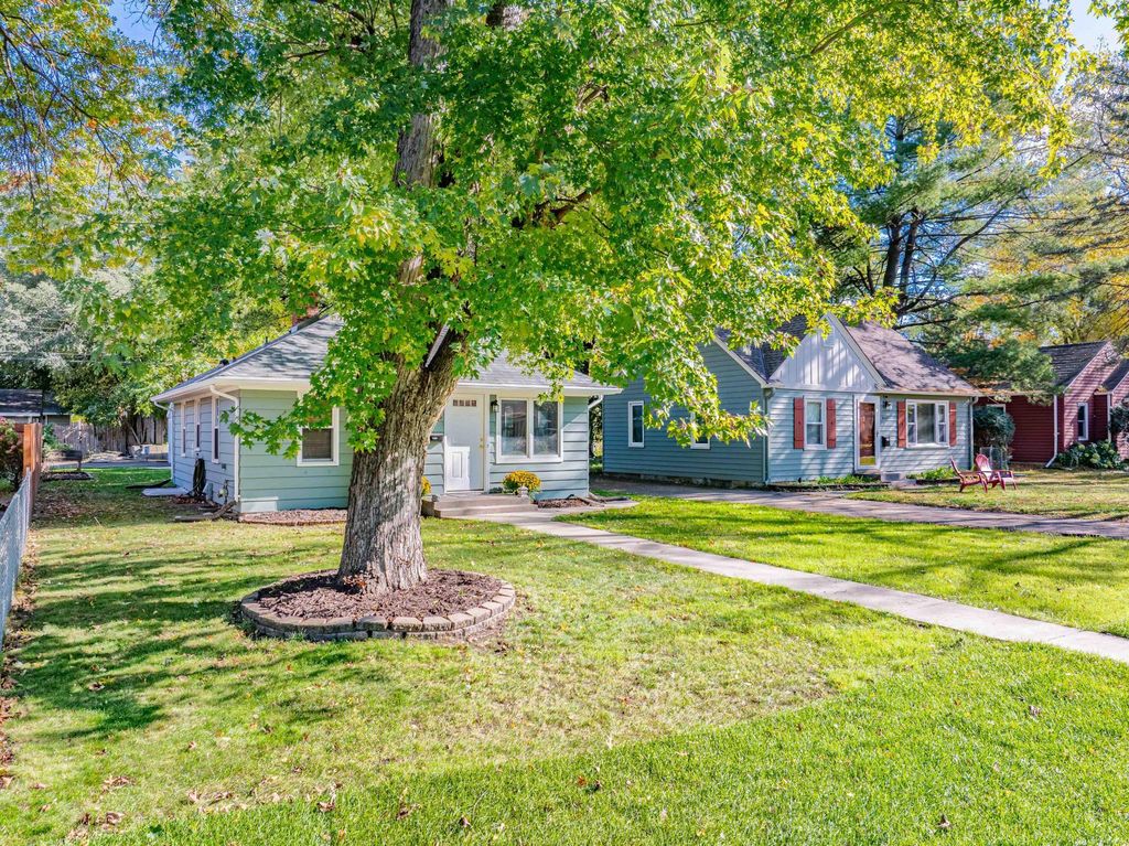 Photo of 403 Madison Avenue S, Edina, MN 55343 (MLS # 6822517)