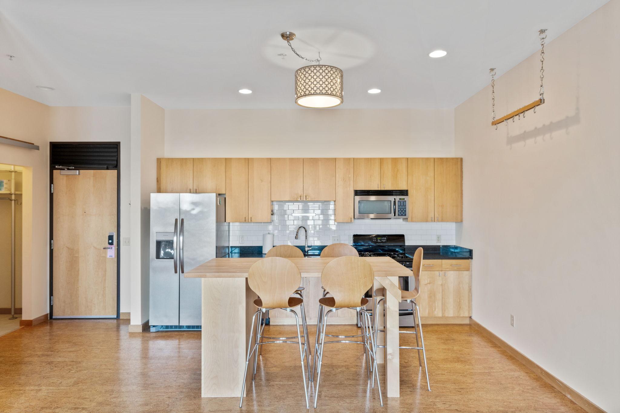 9 W Franklin Avenue 205